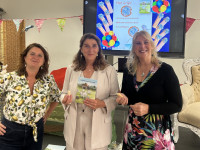 /album/fotogalerij-presentatie-muis-joep-zoekt-een-huis/met-juf-mirjam-1-jpg-jpg1/